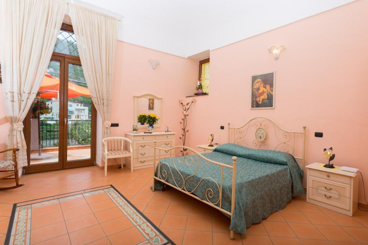 Villa Anna Минори Екстериор снимка