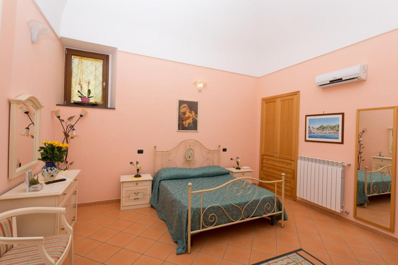 Villa Anna Минори Екстериор снимка
