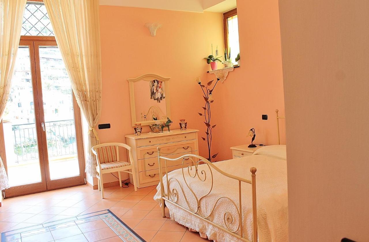 Villa Anna Минори Екстериор снимка