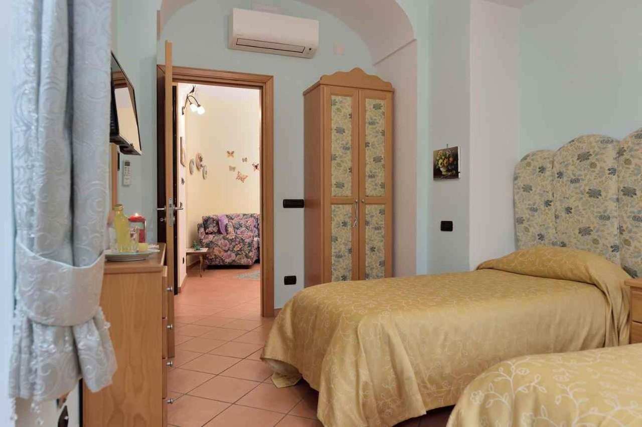 Villa Anna Минори Екстериор снимка
